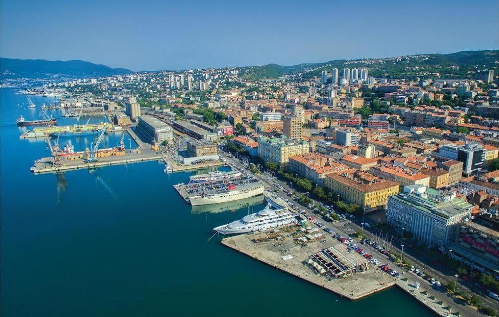 Misel Apartment Рийека Екстериор снимка